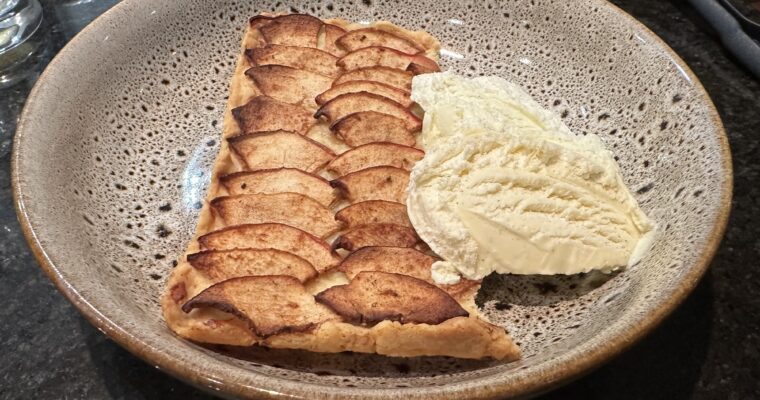 Easy winter apple tart